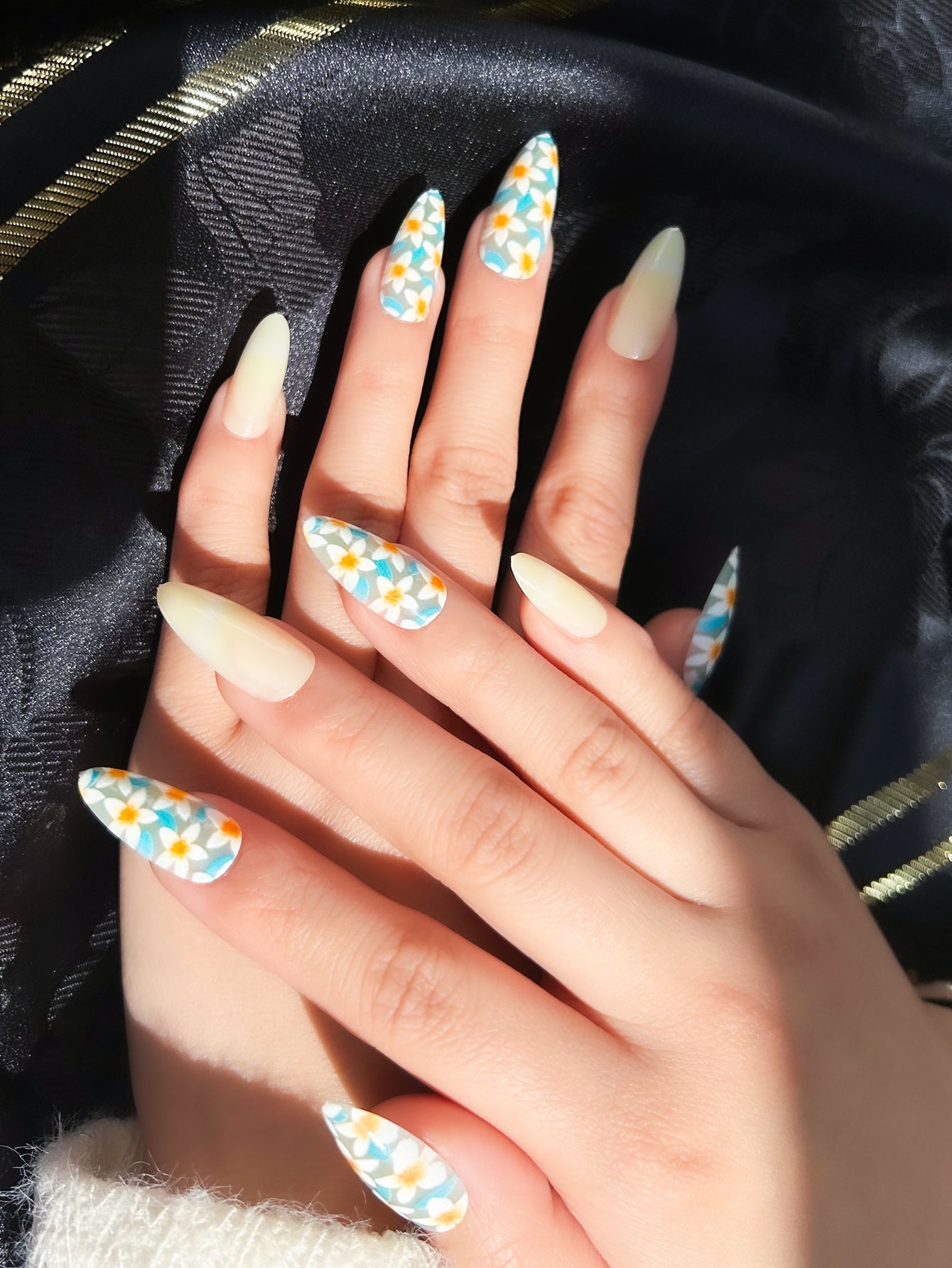 OPOOLA Almond Press on Nails Medium,OPOOLA Rainbow Jelly Soft Gel Fake Nails for Women Fit Natural,  Stick on Nails Reusable, 24pcs False Nails with Design Glue Art Kit