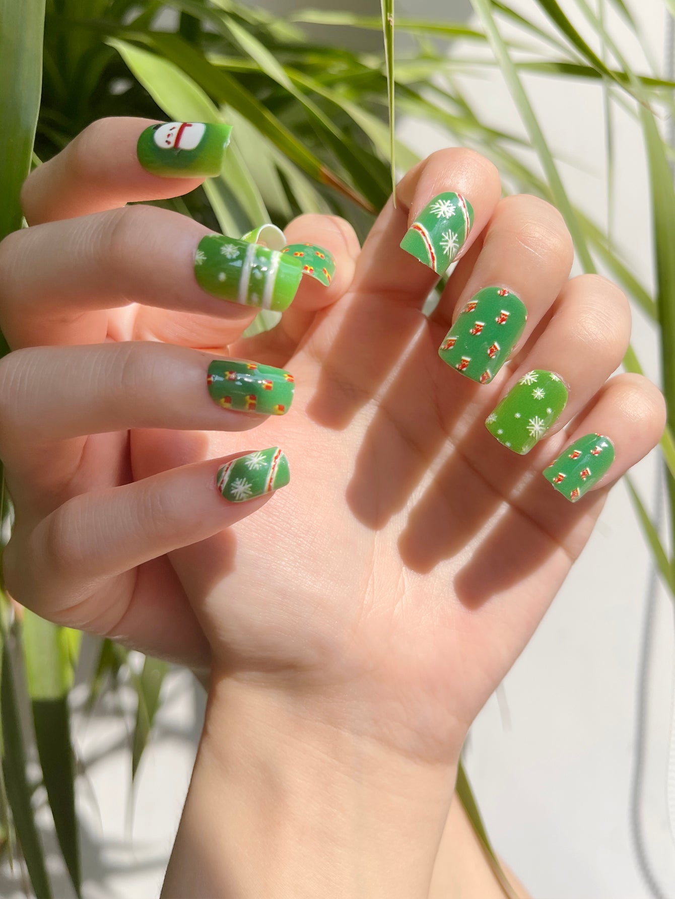 OPOOLA 24 pcs Short Square Shape Christmas Icon Soft Gel Fake Press On Nails with Jelly Glue&Nail Buffer