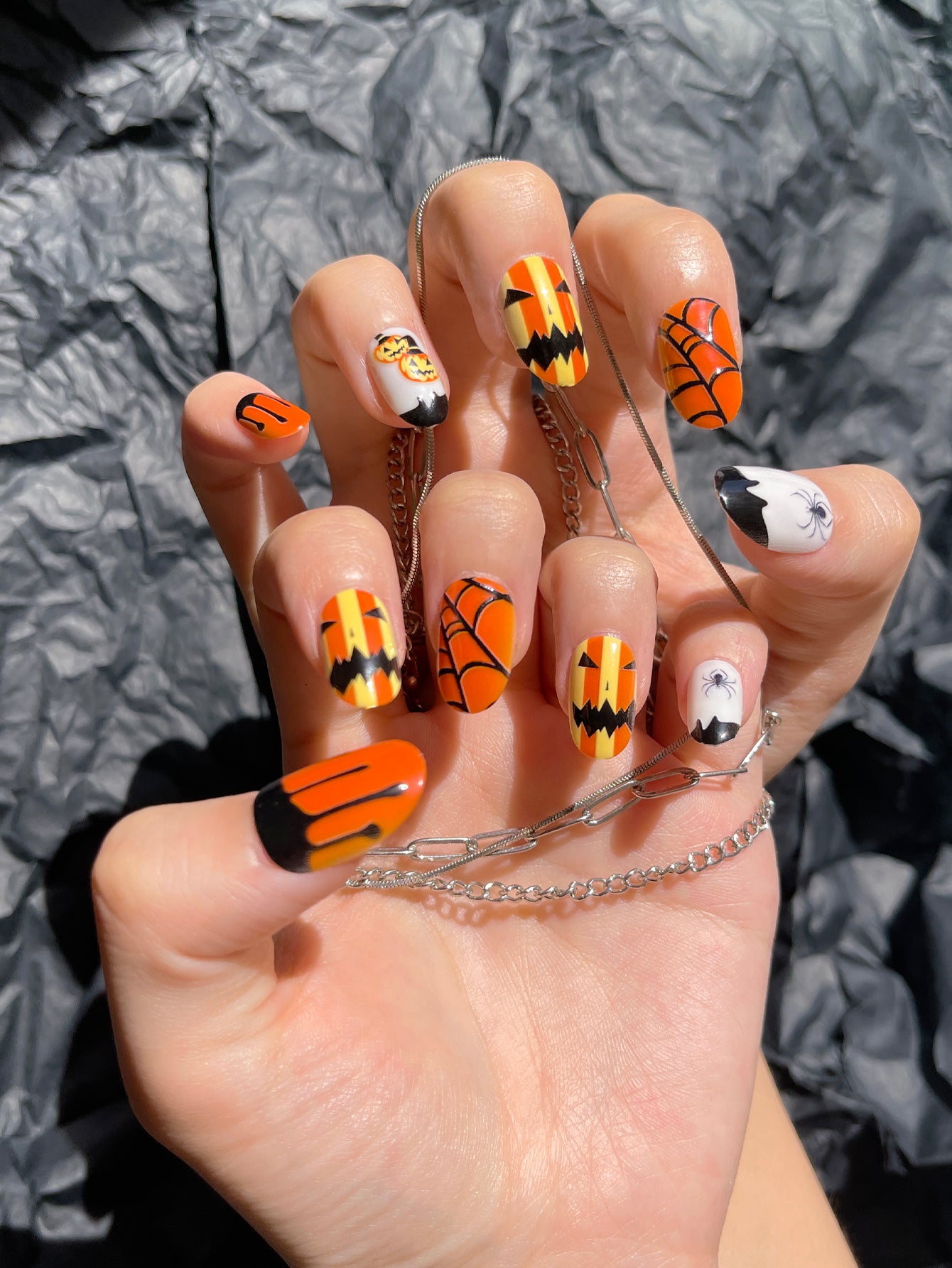 OPOOLA 24 pcs Oval Shape Halloween Evil Pumpkin Soft Gel Fake Press On Nails with Jelly Glue & Nail Buffer